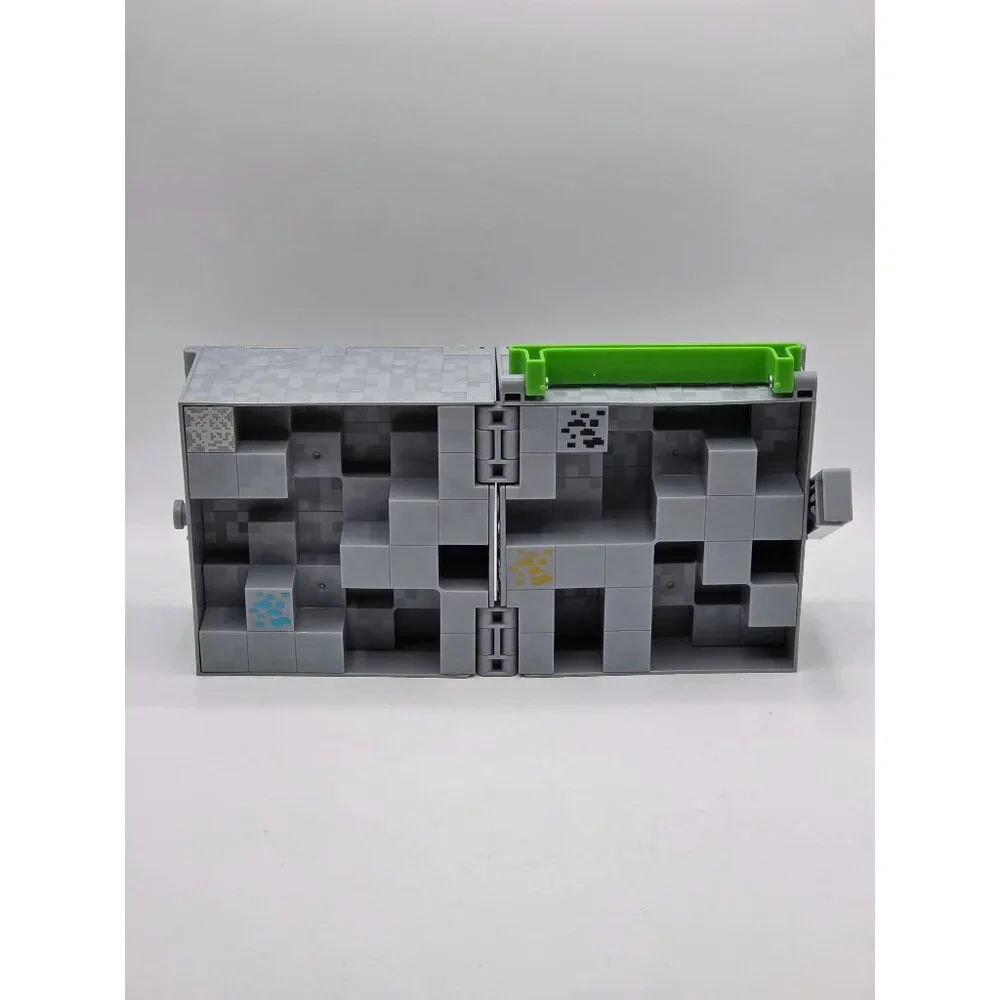 Mattel Minecraft Mini-Figure Collector Case 2014